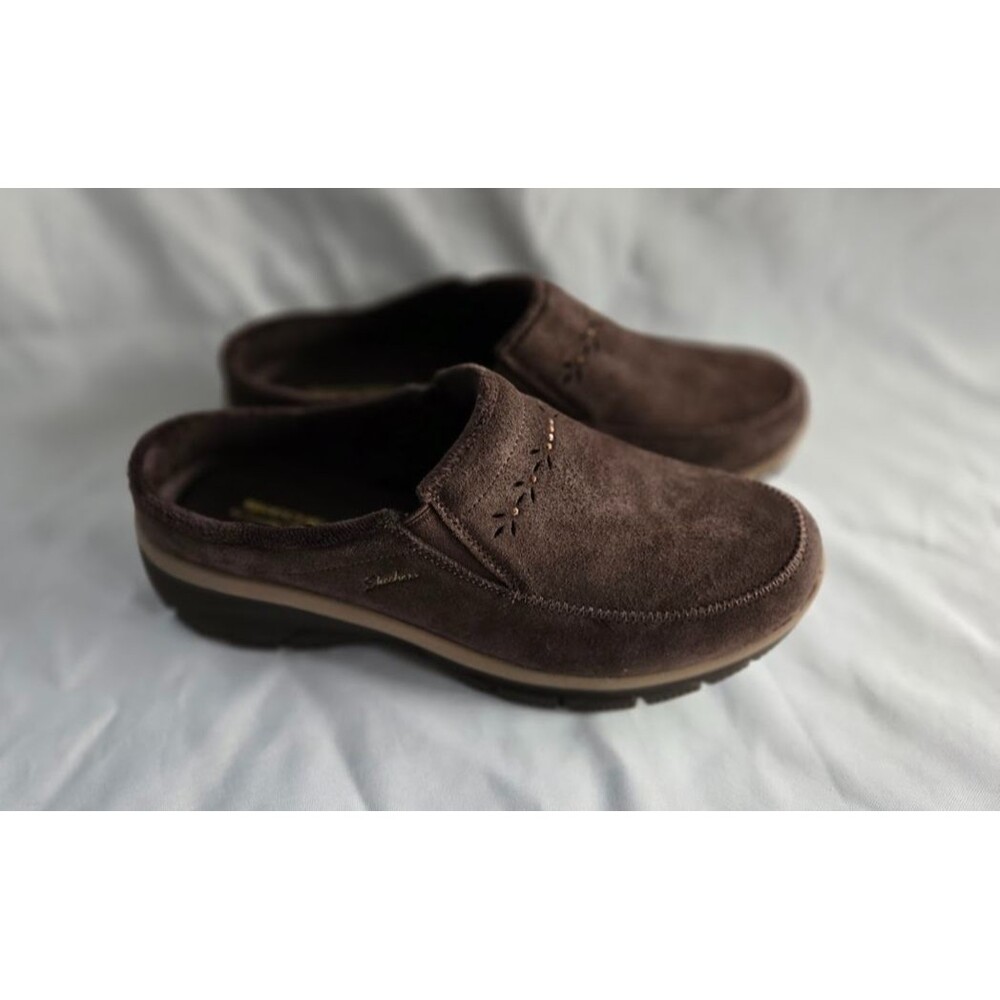 Skechers Easy Going Water-Repellent Studded Suede Clogs - Brown - Womens 10 WIDE